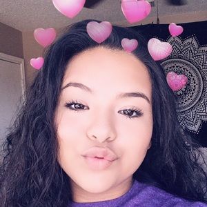 Meet your Posher, Mia